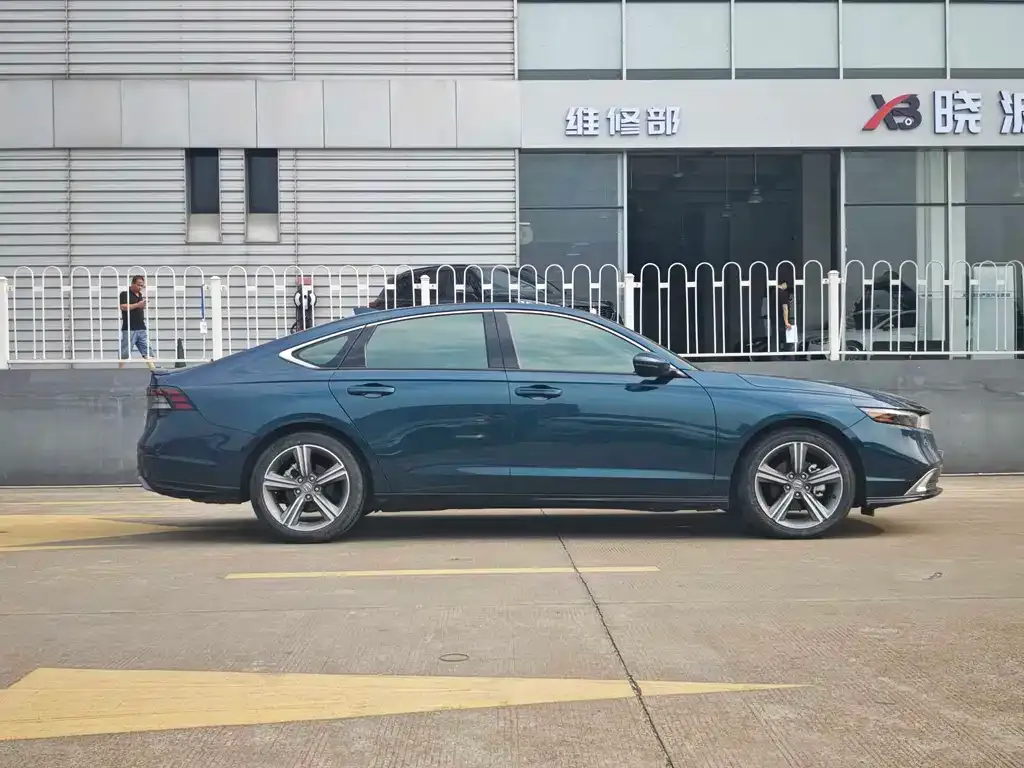 Honda Accord — фото 6