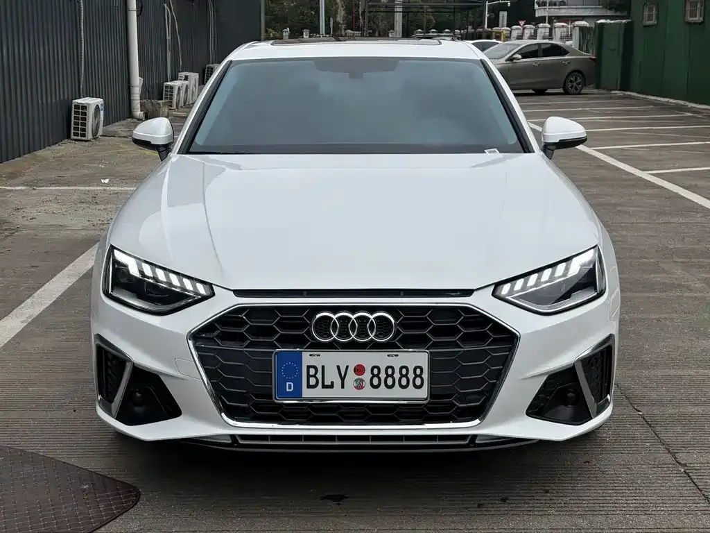 Audi A4L 2023 из CN, фото 3