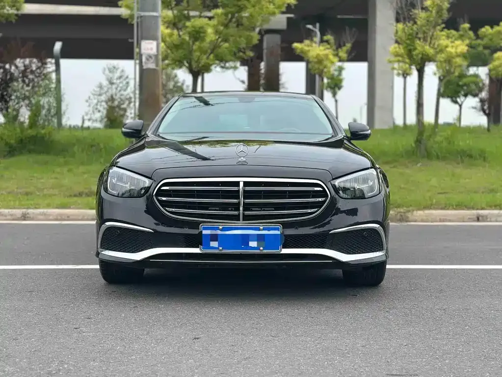 Mercedes-Benz E-Class — фото 4