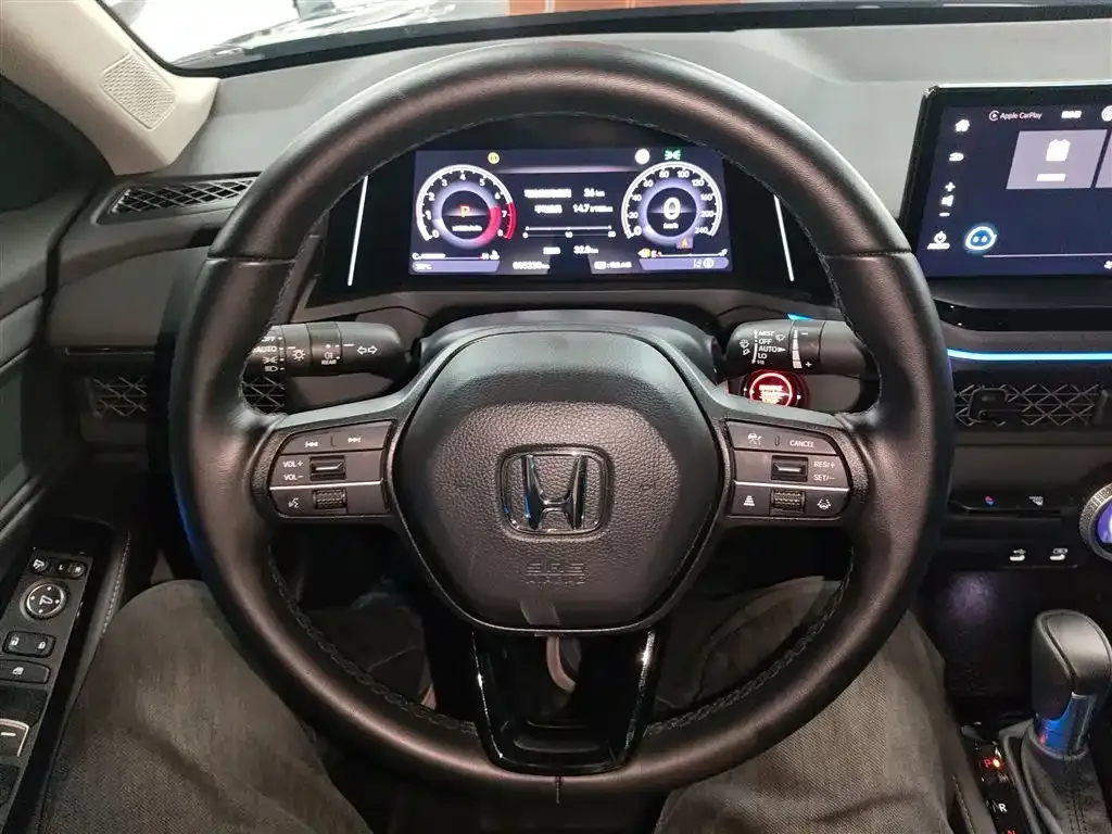 Honda Accord — фото 10