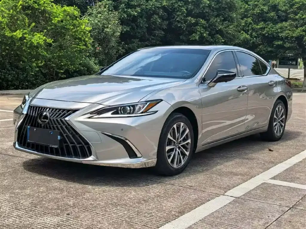 Lexus ES — фото 4