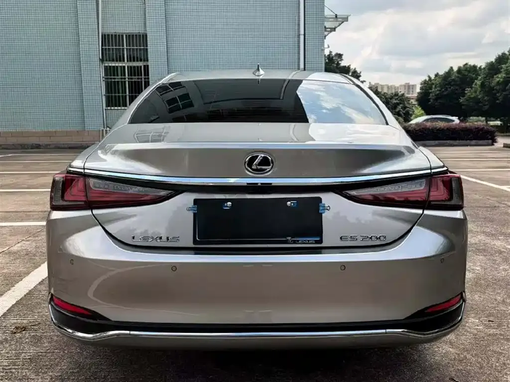 Lexus ES — фото 5