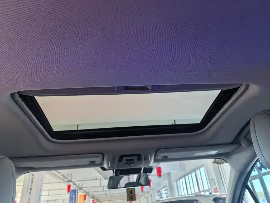 Toyota Granvia 2024 из CN, фото 2