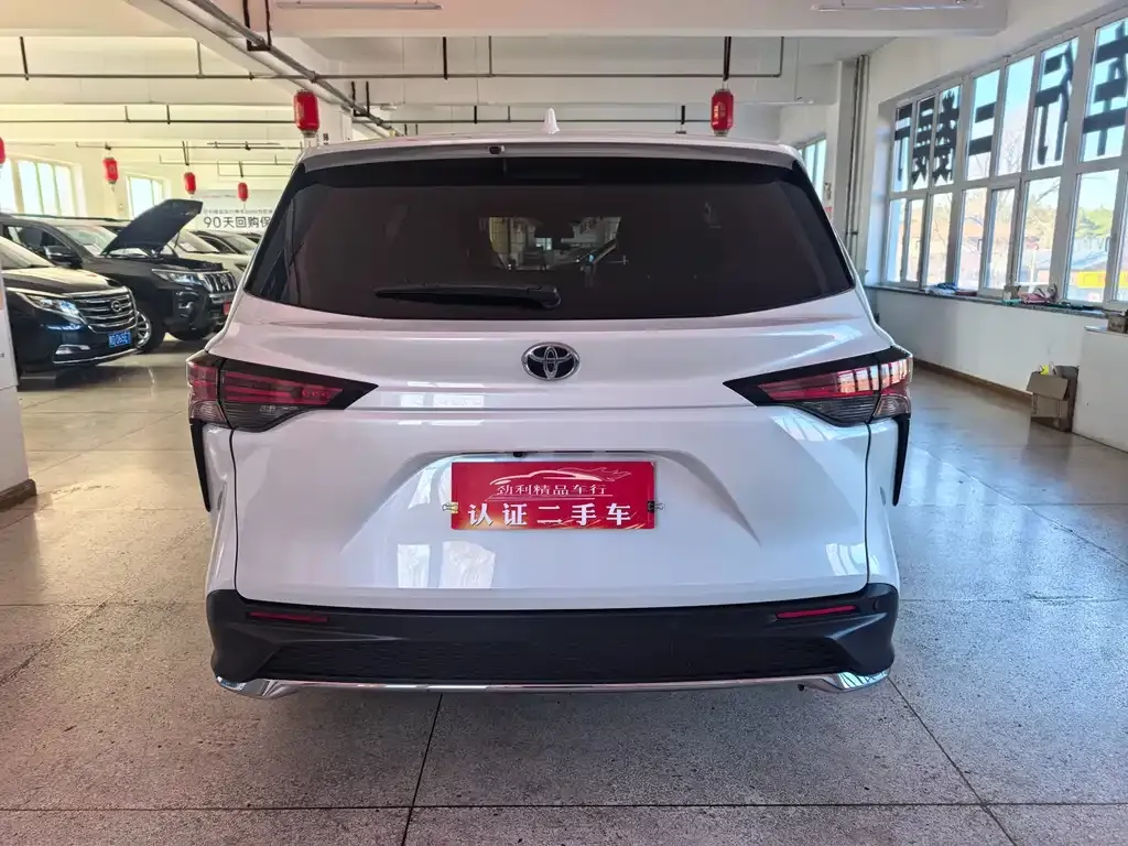 Toyota Granvia 2024 из CN, фото 6