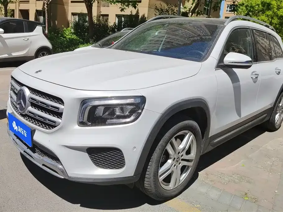 Mercedes-Benz GLB — фото 1