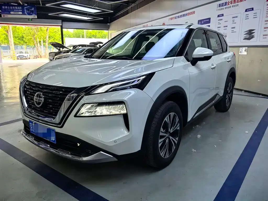 Nissan X-Trail — фото 1