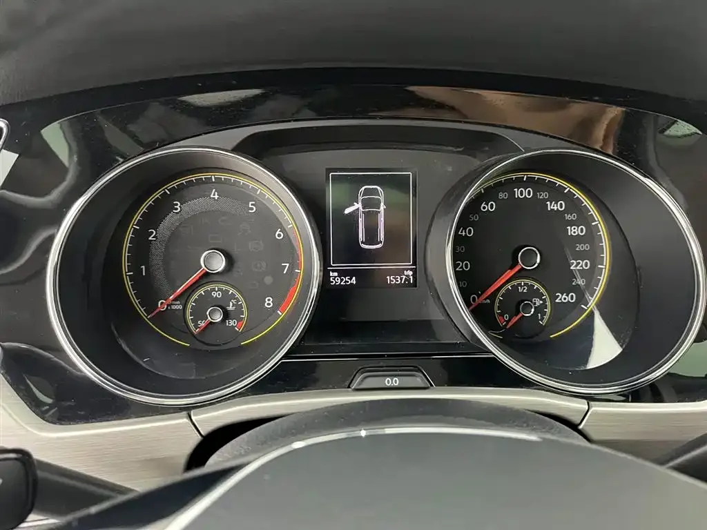 Volkswagen Touran 2021 из CN, фото 6