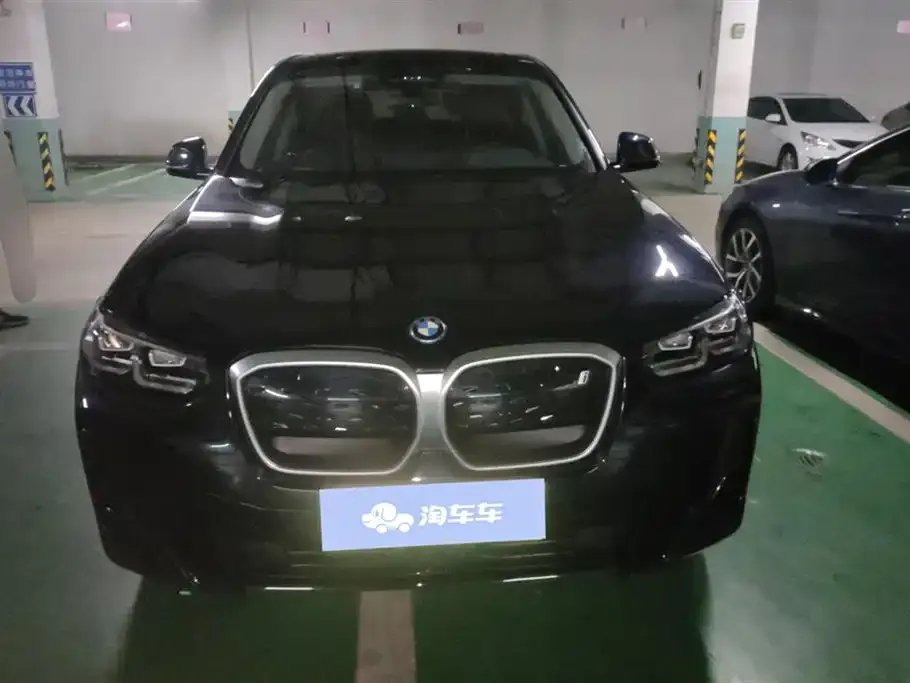 BMW iX3 — фото 10