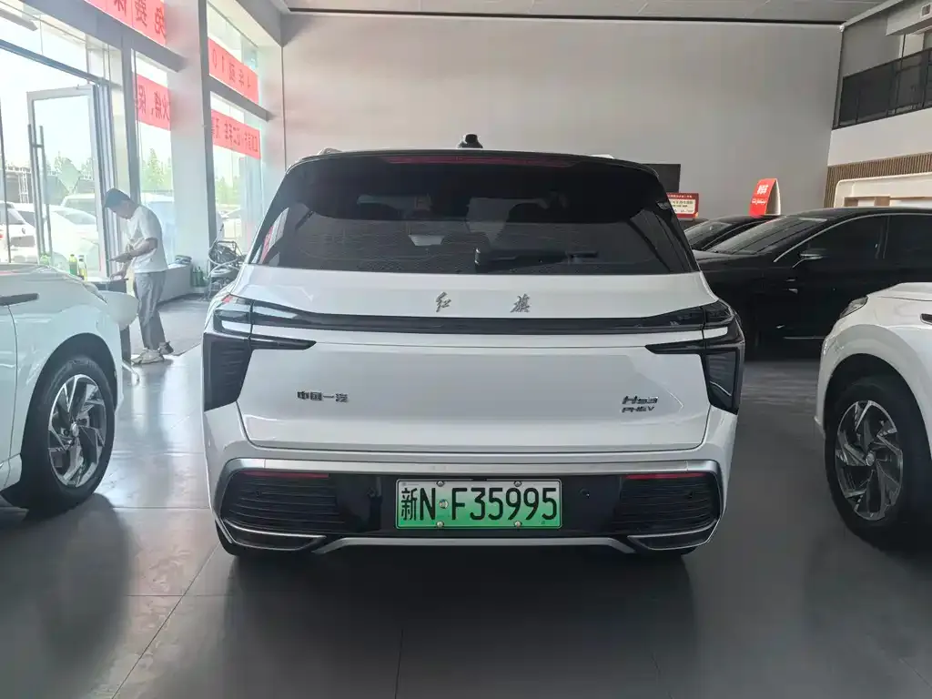 Hongqi HS3 PHEV — фото 6