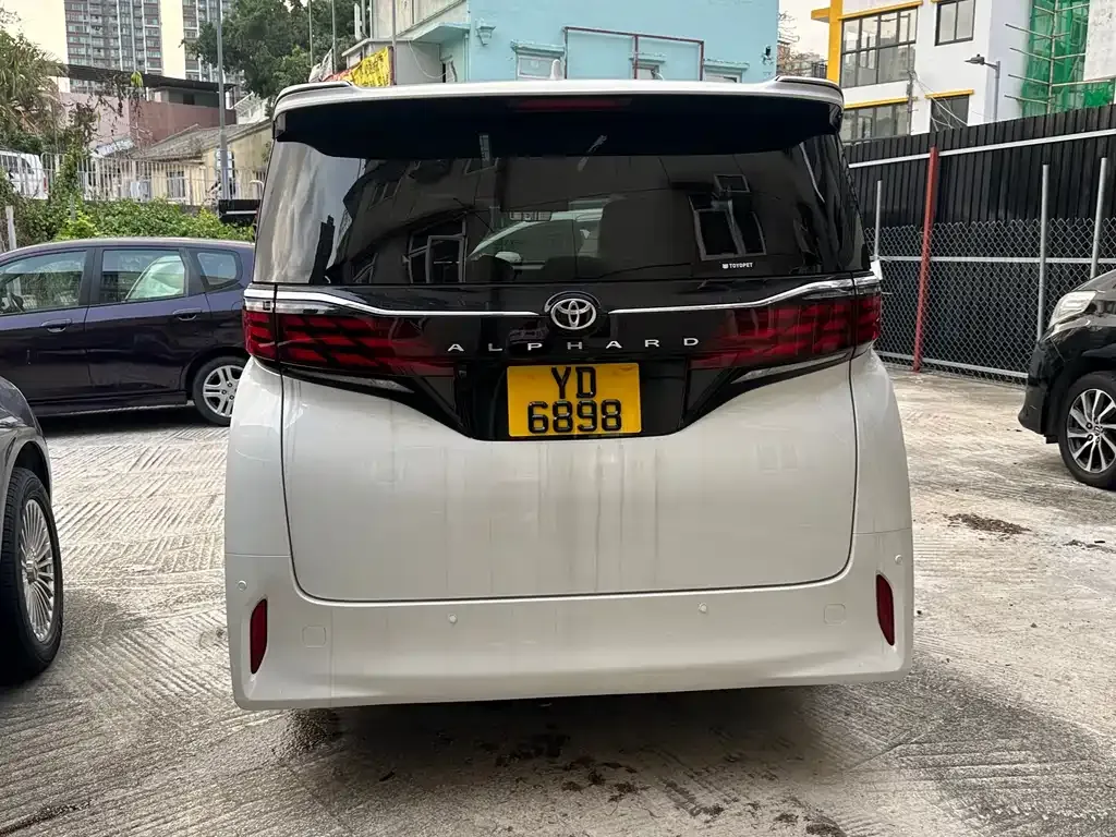 Toyota Alphard — фото 6