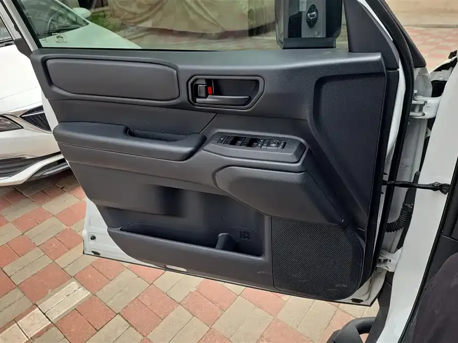 Toyota Prado 2025 из CN, фото 7