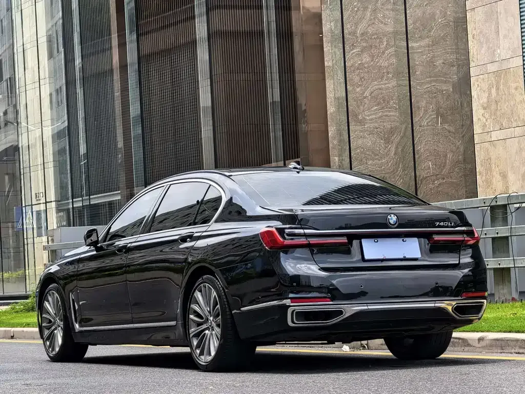 BMW 7 Series 2021 из CN, фото 8