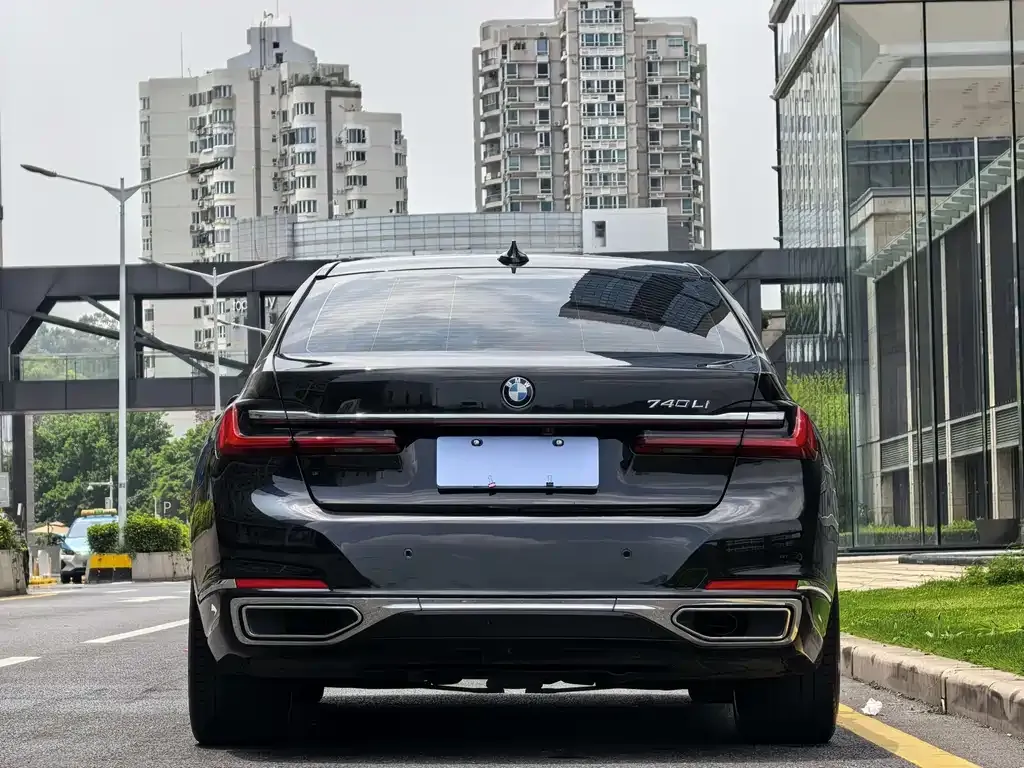 BMW 7 Series 2021 из CN, фото 7