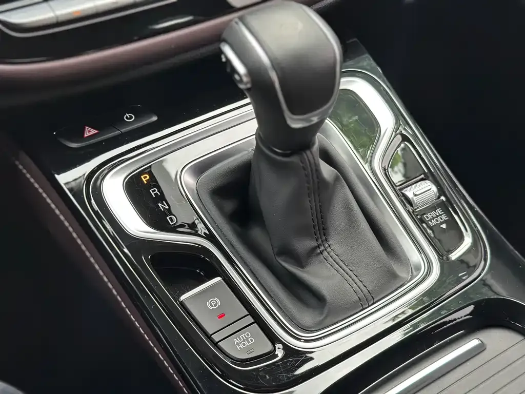 GAC Motor Trumpchi M6 — фото 9