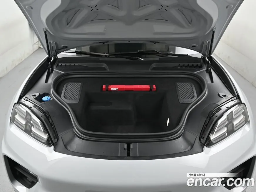 Porsche Macan 2025 из KR, фото 4