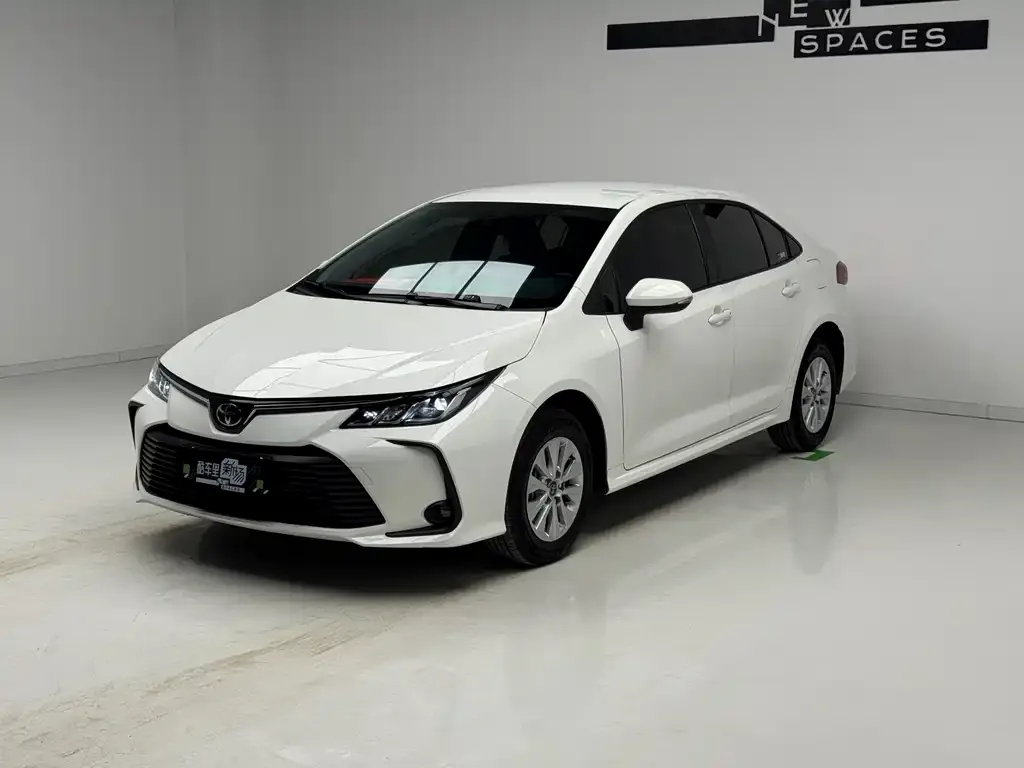 Toyota Corolla — фото 1