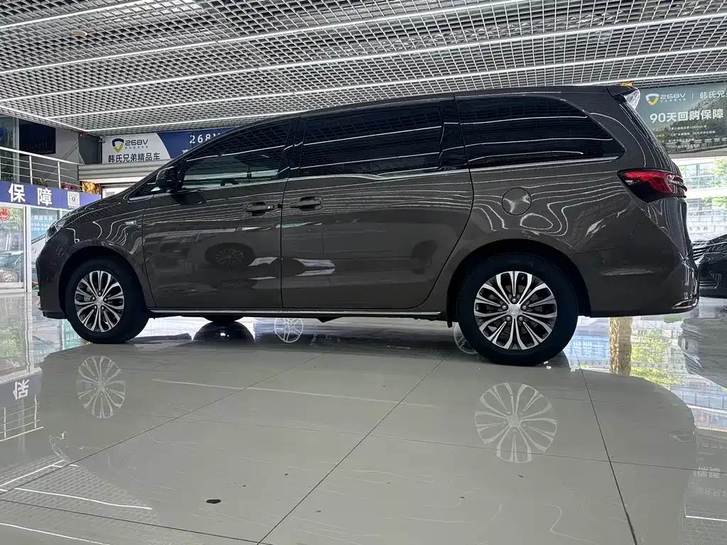 Buick GL8 2024 из CN, фото 8