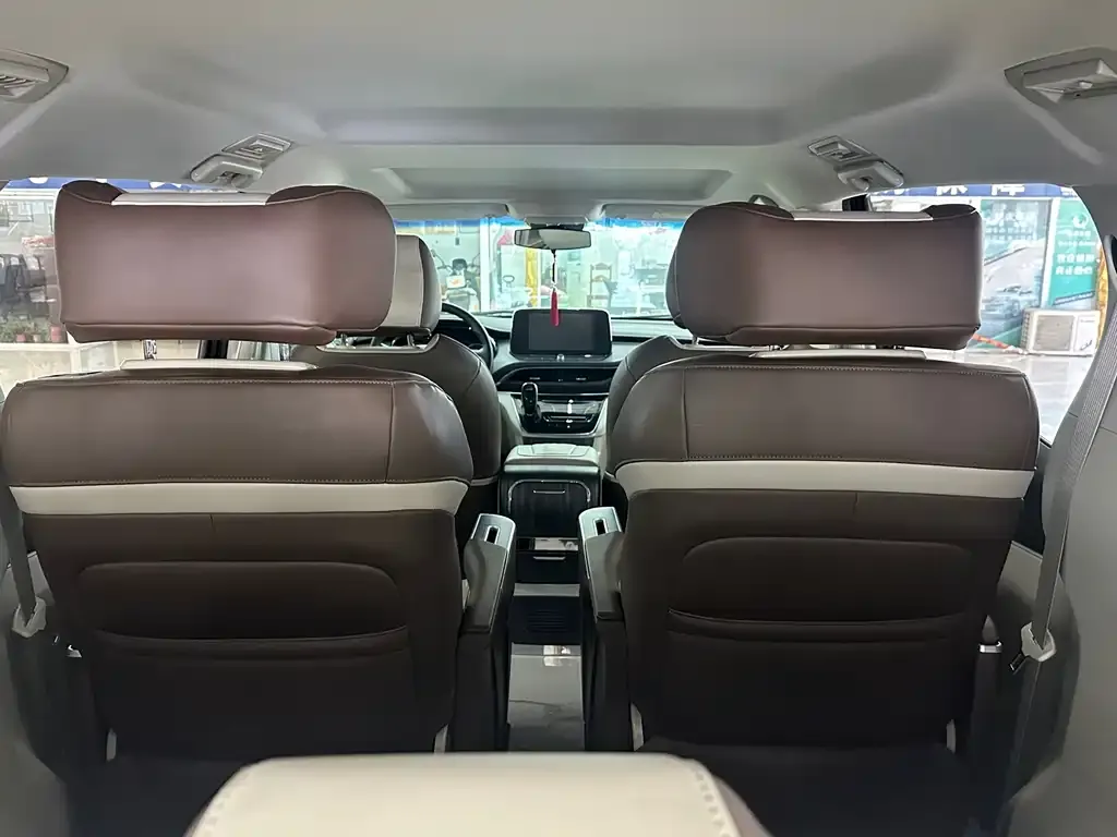 Buick GL8 2024 из CN, фото 2
