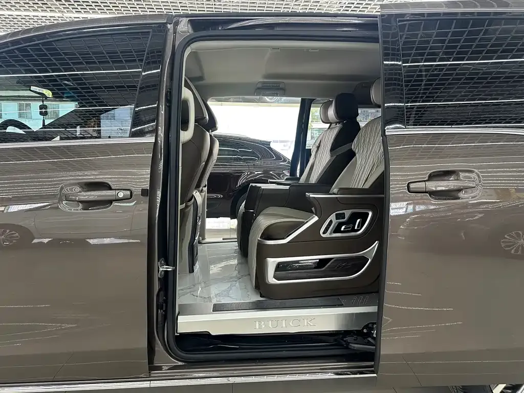 Buick GL8 2024 из CN, фото 4