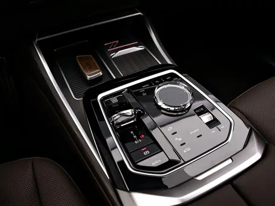 BMW 7 Series — фото 4