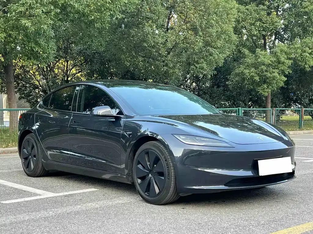 Tesla Model 3 — фото 8