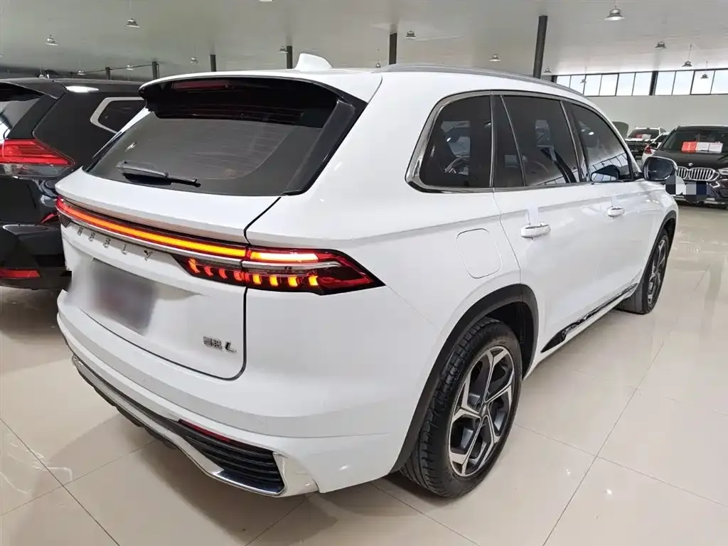 Geely Xingyue L — фото 10