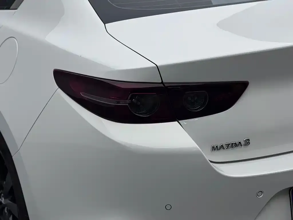 Mazda 3 Axela — фото 10