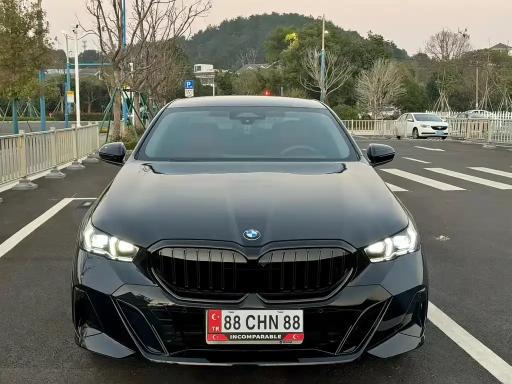 BMW 5 Series 2025 из CN, фото 6