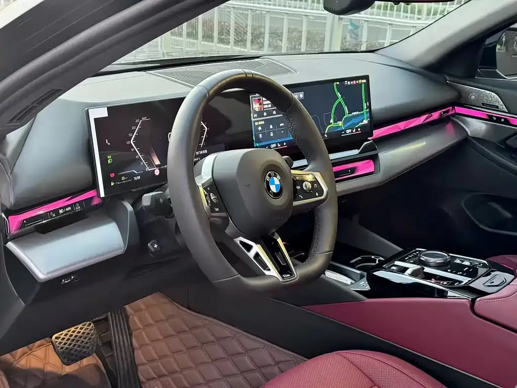 BMW 5 Series 2025 из CN, фото 5