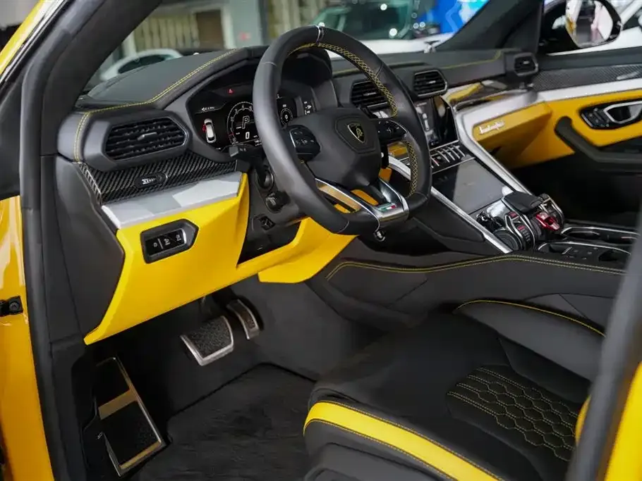 Lamborghini Urus — фото 8