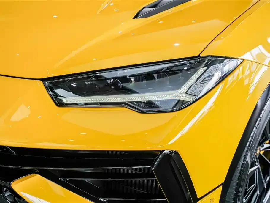 Lamborghini Urus — фото 10