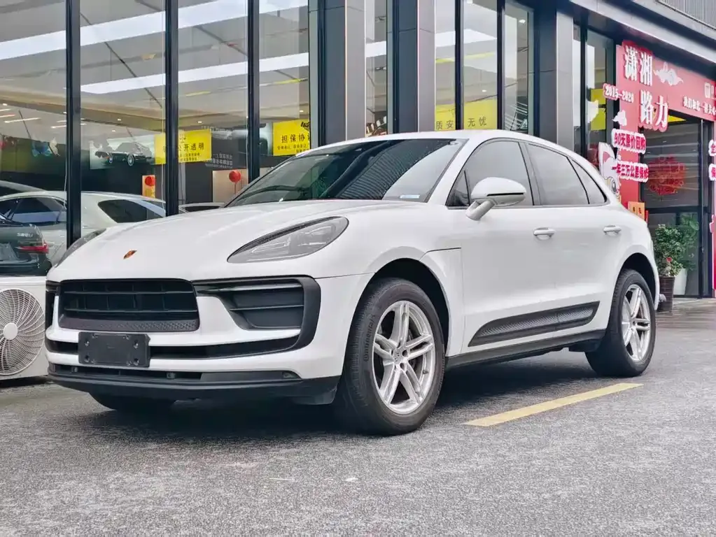 Porsche Macan — фото 1