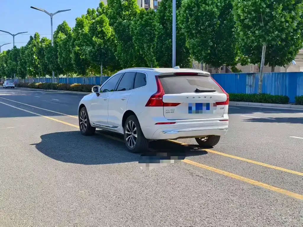 Volvo XC60 2023 из CN, фото 8