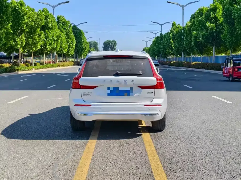 Volvo XC60 2023 из CN, фото 5
