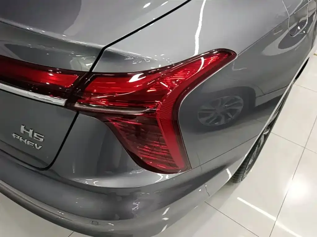 Hongqi H5 PHEV 2025 из CN, фото 4