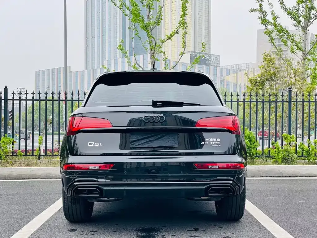 Audi Q5L — фото 4