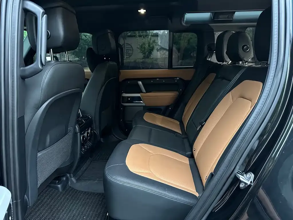 Land Rover Defender — фото 9