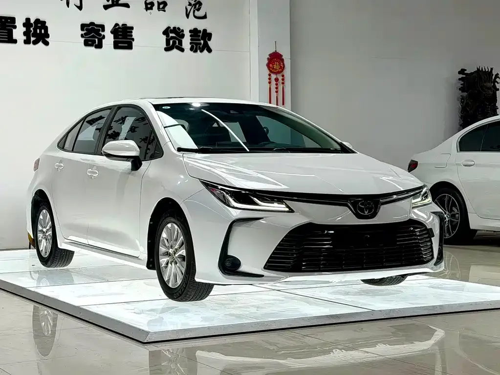 Toyota Corolla — фото 8