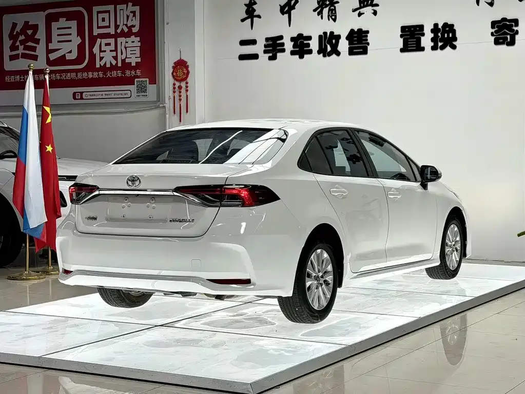 Toyota Corolla — фото 5