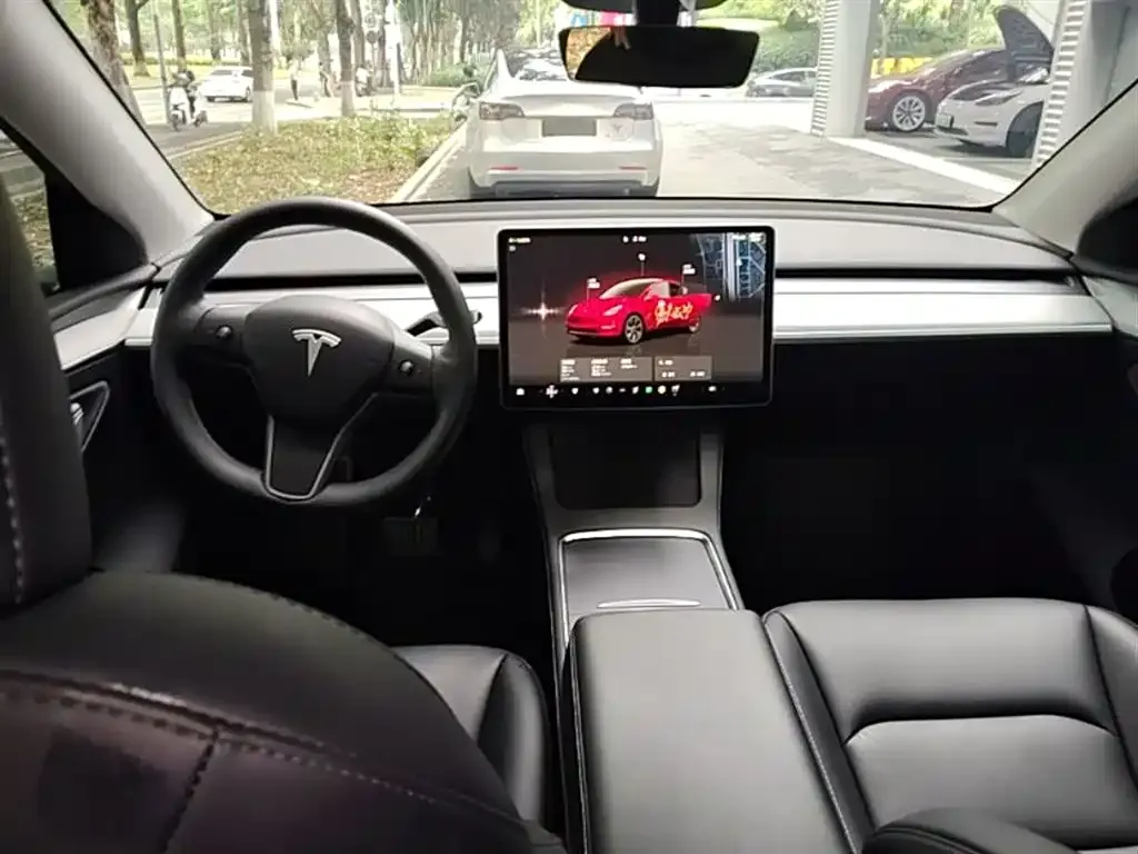 Tesla Model Y — фото 5