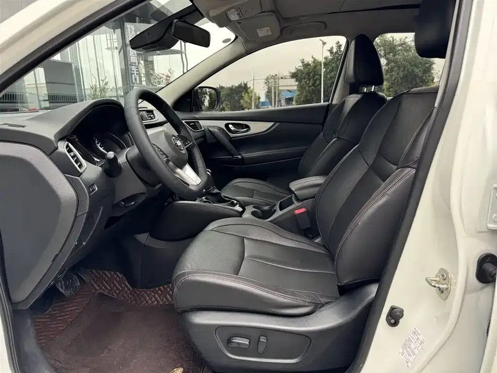 Nissan Qashqai — фото 10