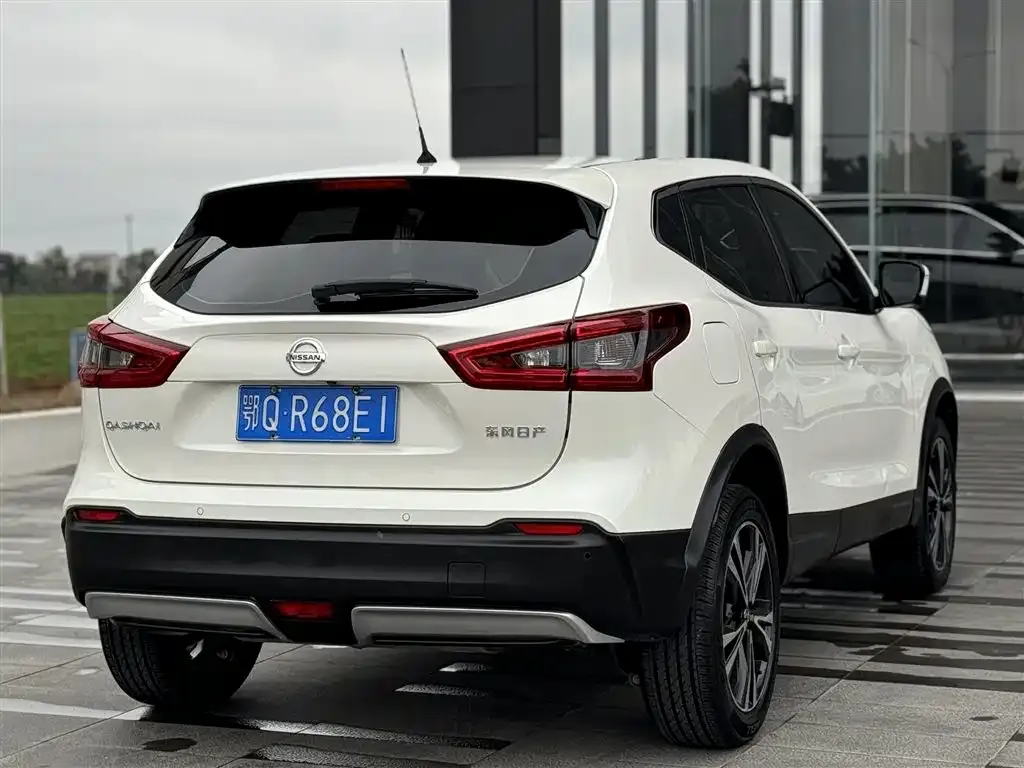 Nissan Qashqai — фото 8