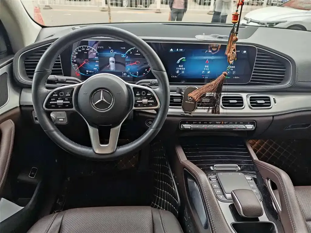 Mercedes-Benz GLE — фото 8