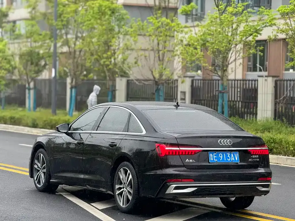 Audi A6L — фото 2