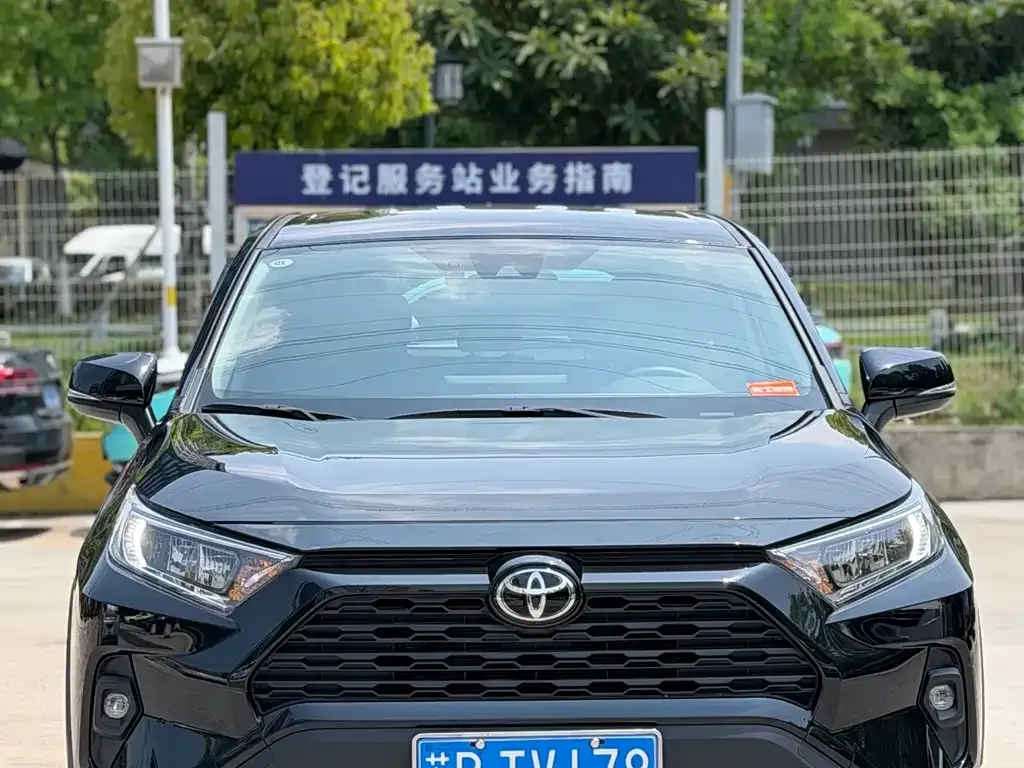 Toyota RAV4 2024 из CN, фото 4