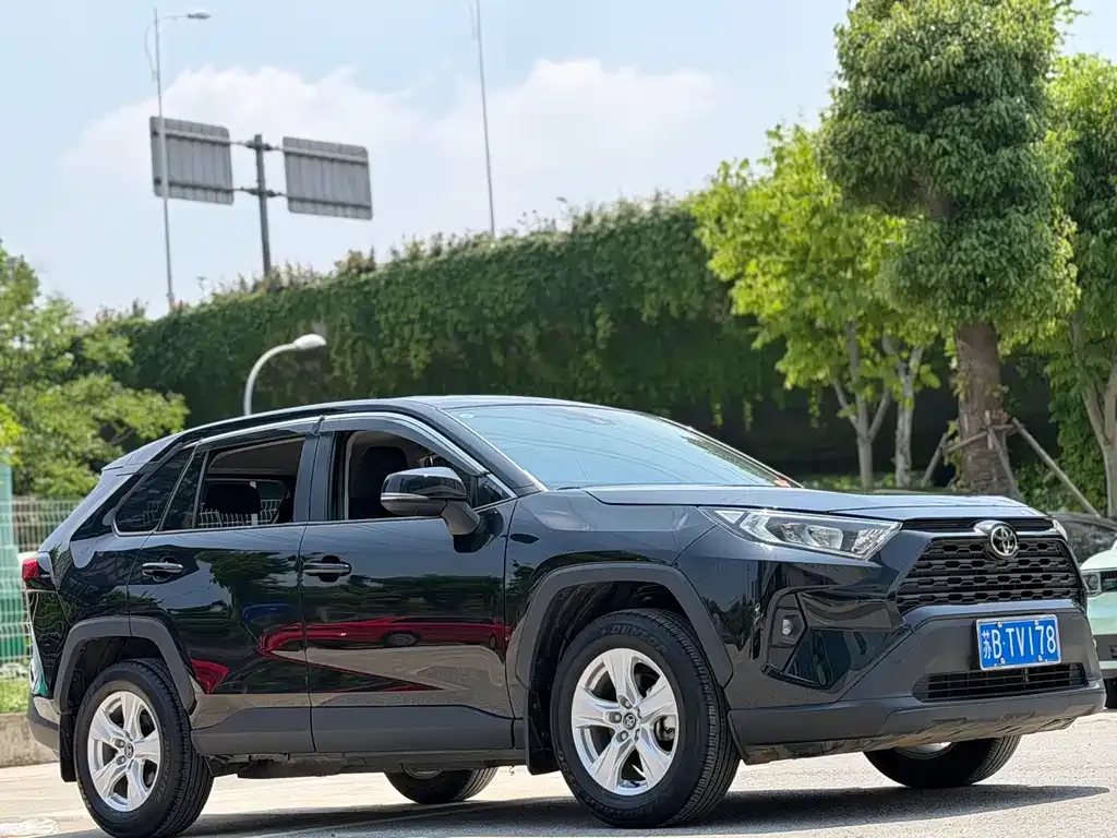 Toyota RAV4 2024 из CN, фото 7