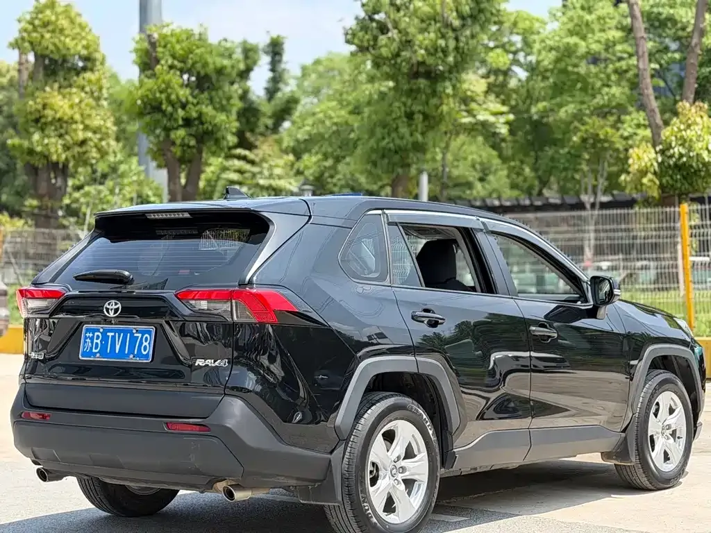 Toyota RAV4 2024 из CN, фото 10