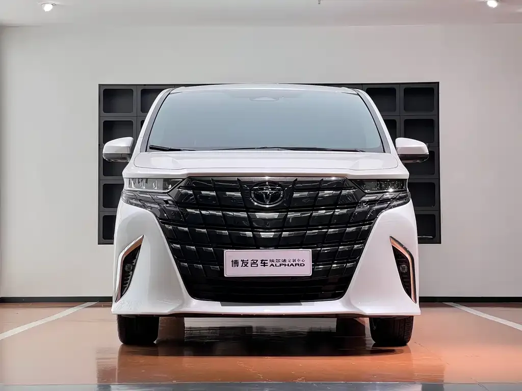 Toyota Alphard — фото 4