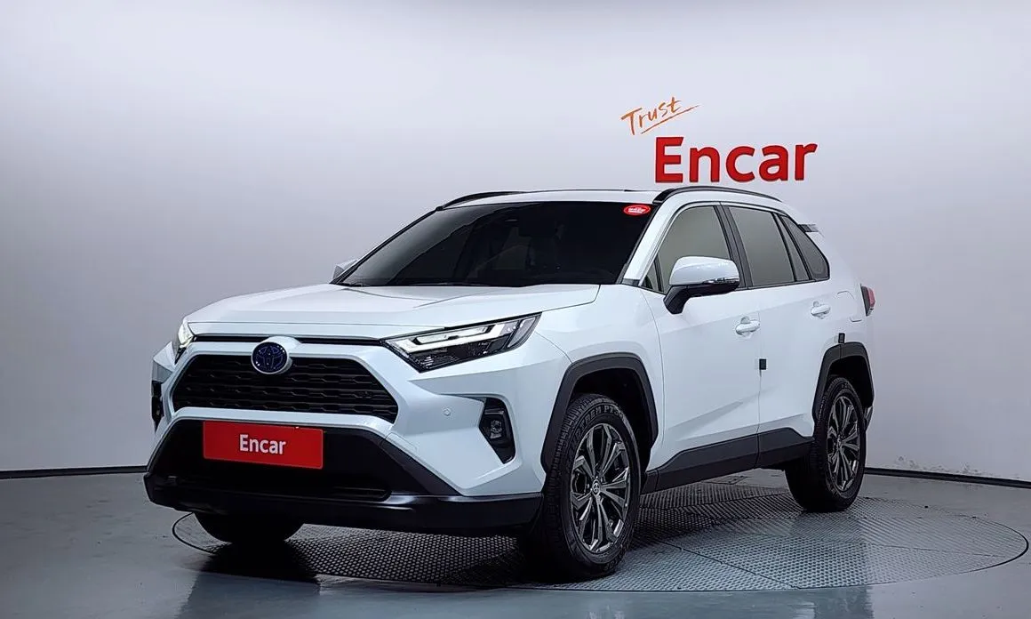 Toyota RAV4 — фото 1