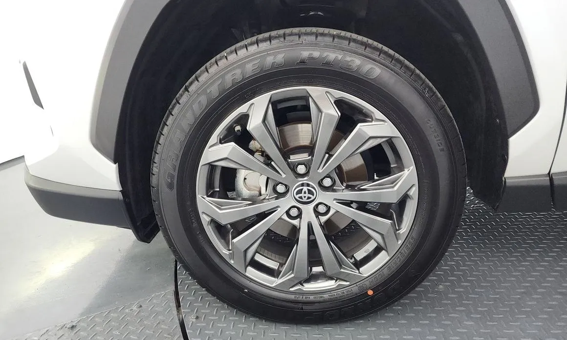 Toyota RAV4 — фото 10